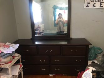 Dresser!
