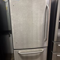 GE Bottom Freezer Refrigerator ❄️