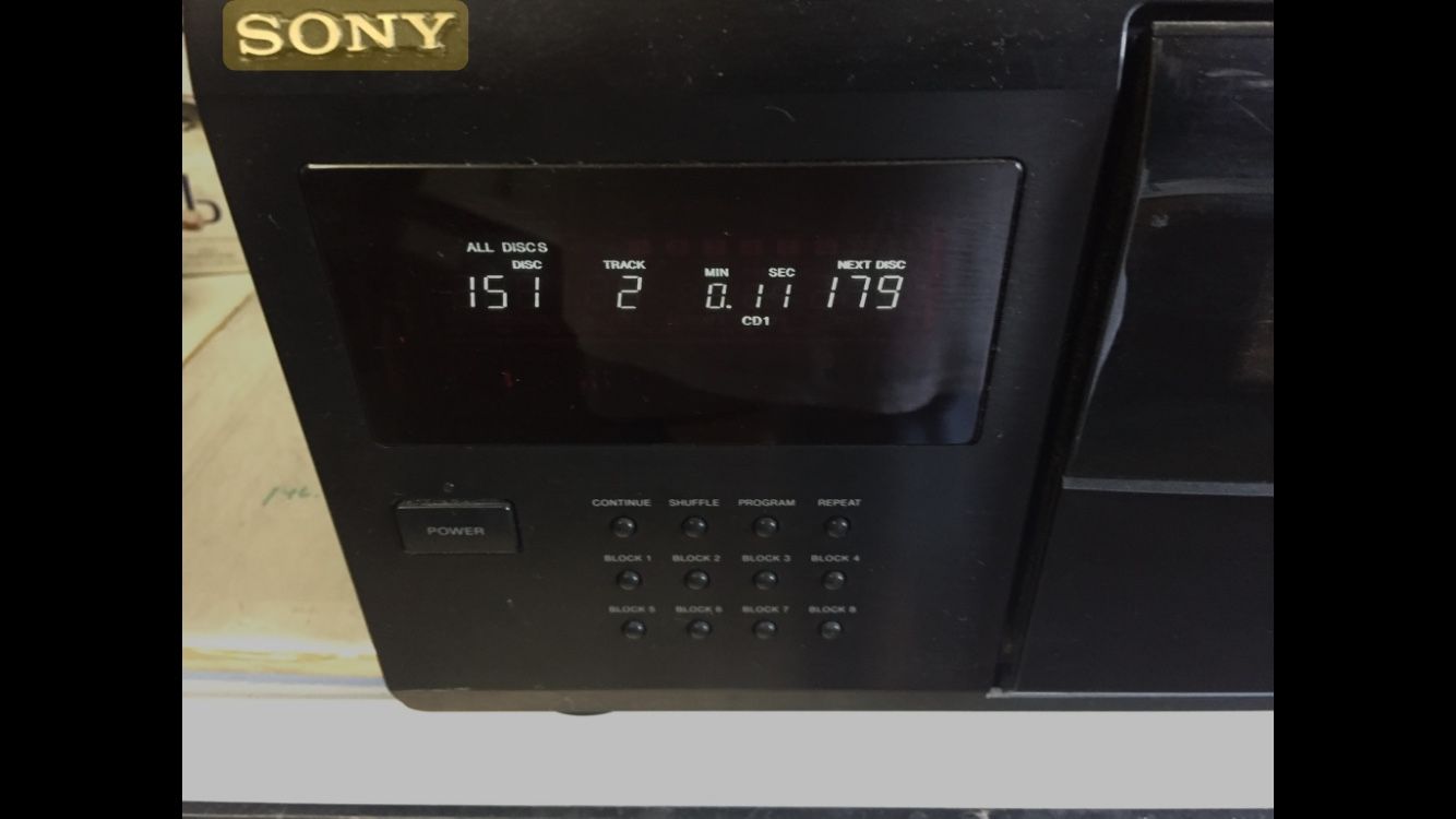 Sony Carousel Cd Player. 300 and 200.
