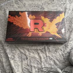 Team Rocket’s Moltres ex Ultra-Premium Collection 