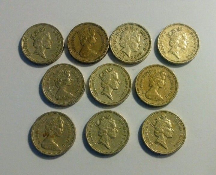 Lot of (10) One Pound Sterling Coins from Great Britain - Elizabeth II - for Collecting