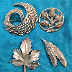 Collection Of Vintage Brooches 