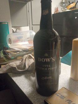 Dow's 1994 Vintage Porto Wine Bottle