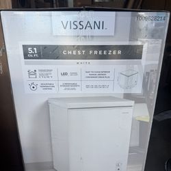 Vissani 5.1 Cu. Ft. Chest Freezer – White 