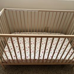 Convertible Crib and Mattress 
