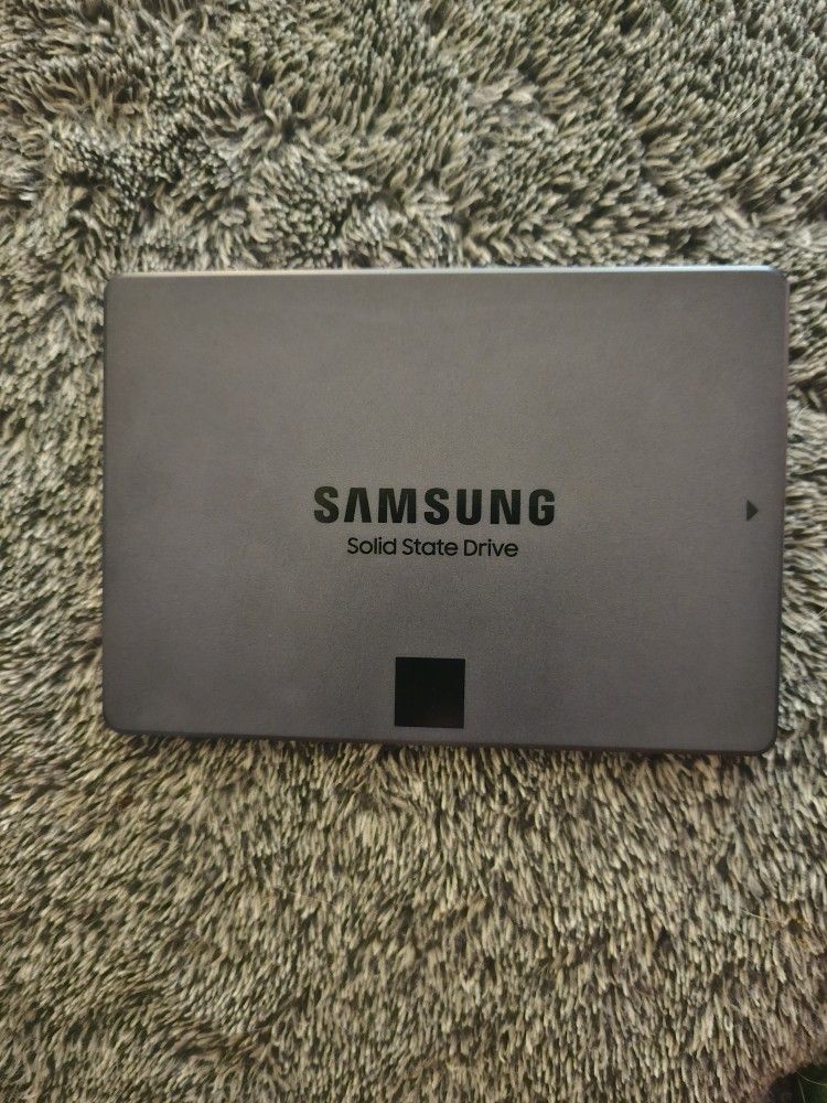 SAMSUNG 870 QVO SATA III SSD 4TB 2.5" Internal Solid State Drive