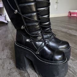 RAVE SHOES 