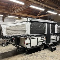 2019 Forest River Rockwood Premier 2317g Pop-Up camper