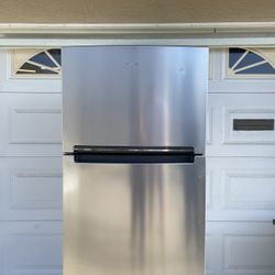 Refrigerator- Whirlpool