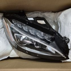 OEM -Original Mercedes RH Passenger Side HID Headlight 