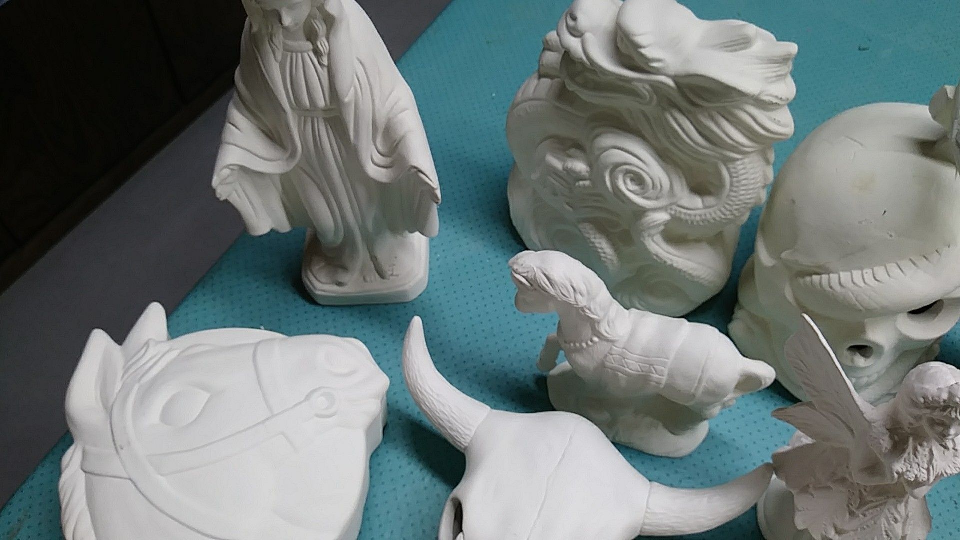 14 Ceramic bisque pieces for Sale in Joliet, IL OfferUp