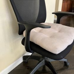 Black Office Chair With Extra Cushion