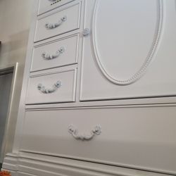White Chest