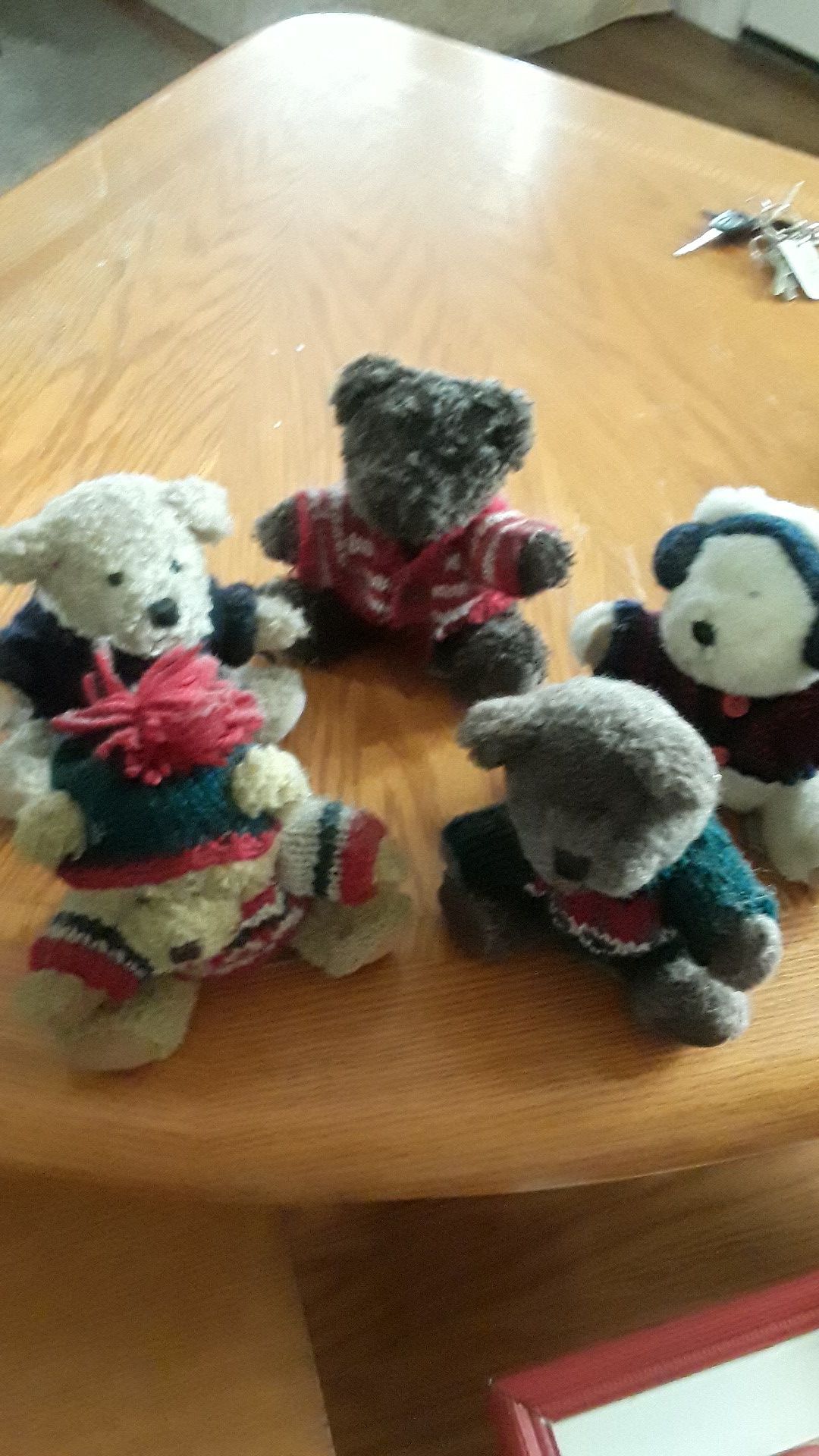 Small teddy bears...