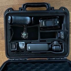 DJI Osmo Pocket 3 Creator Combo Stabilizer and 4K Handheld Camera w/ case