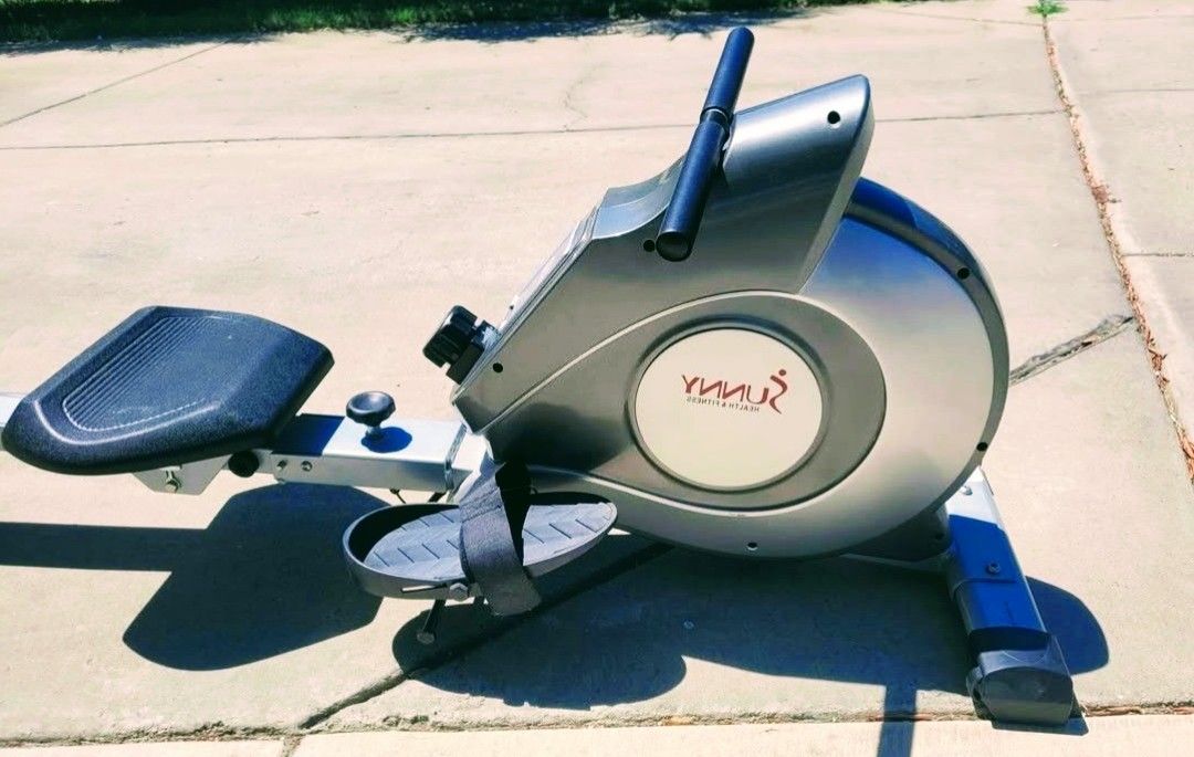 ROWING MACHINE!! MUST GO!!