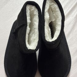 Brand new Old Navy boots 5C