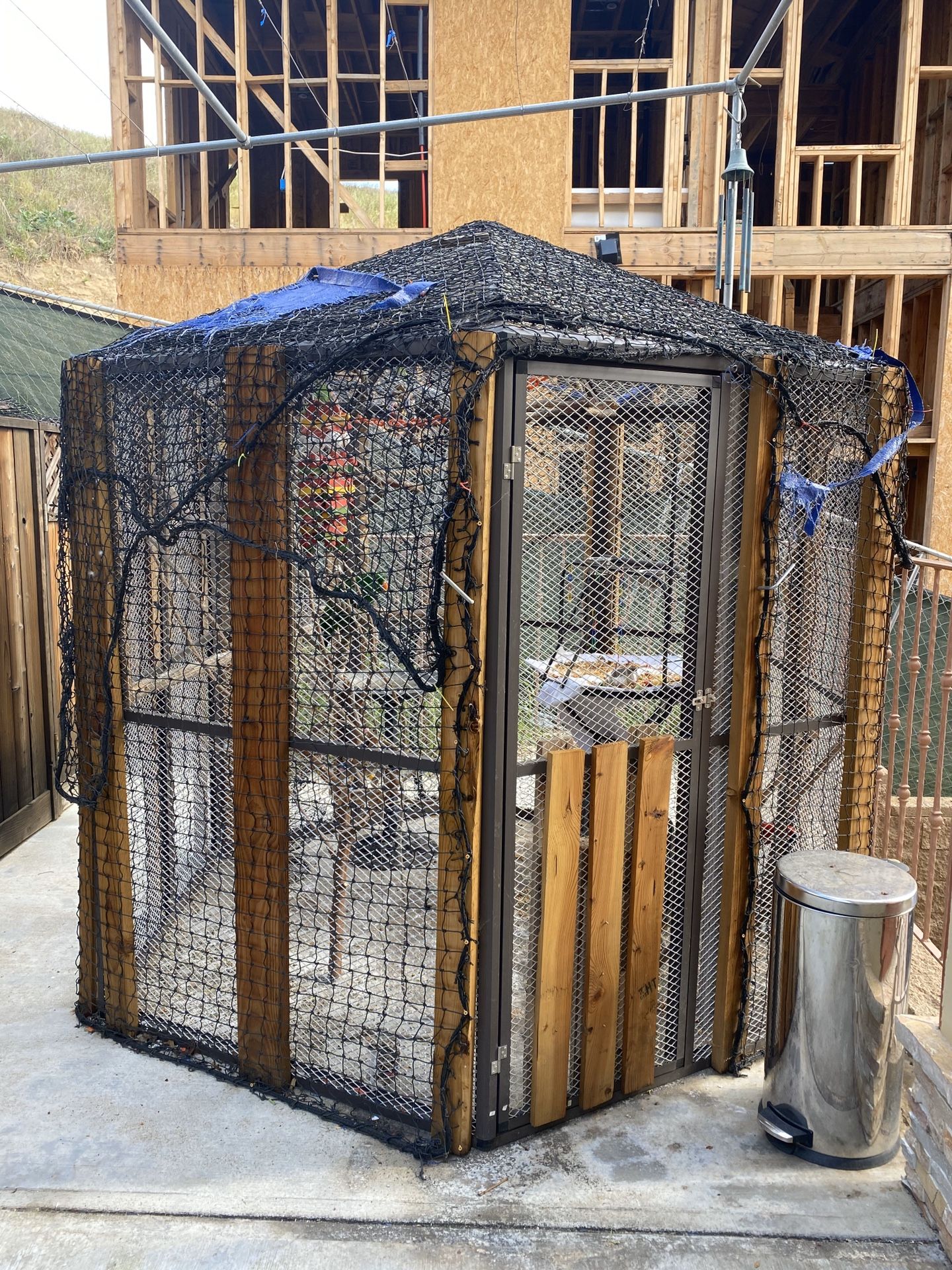 Curated visual reference: Visual Reference: Beautiful Huge Bird Aviary For Sale In Garden Grove Ca