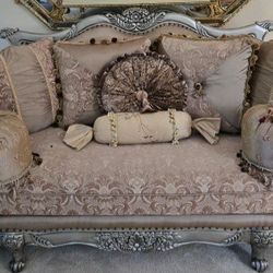 Regal Sofa, Like NEW! 
