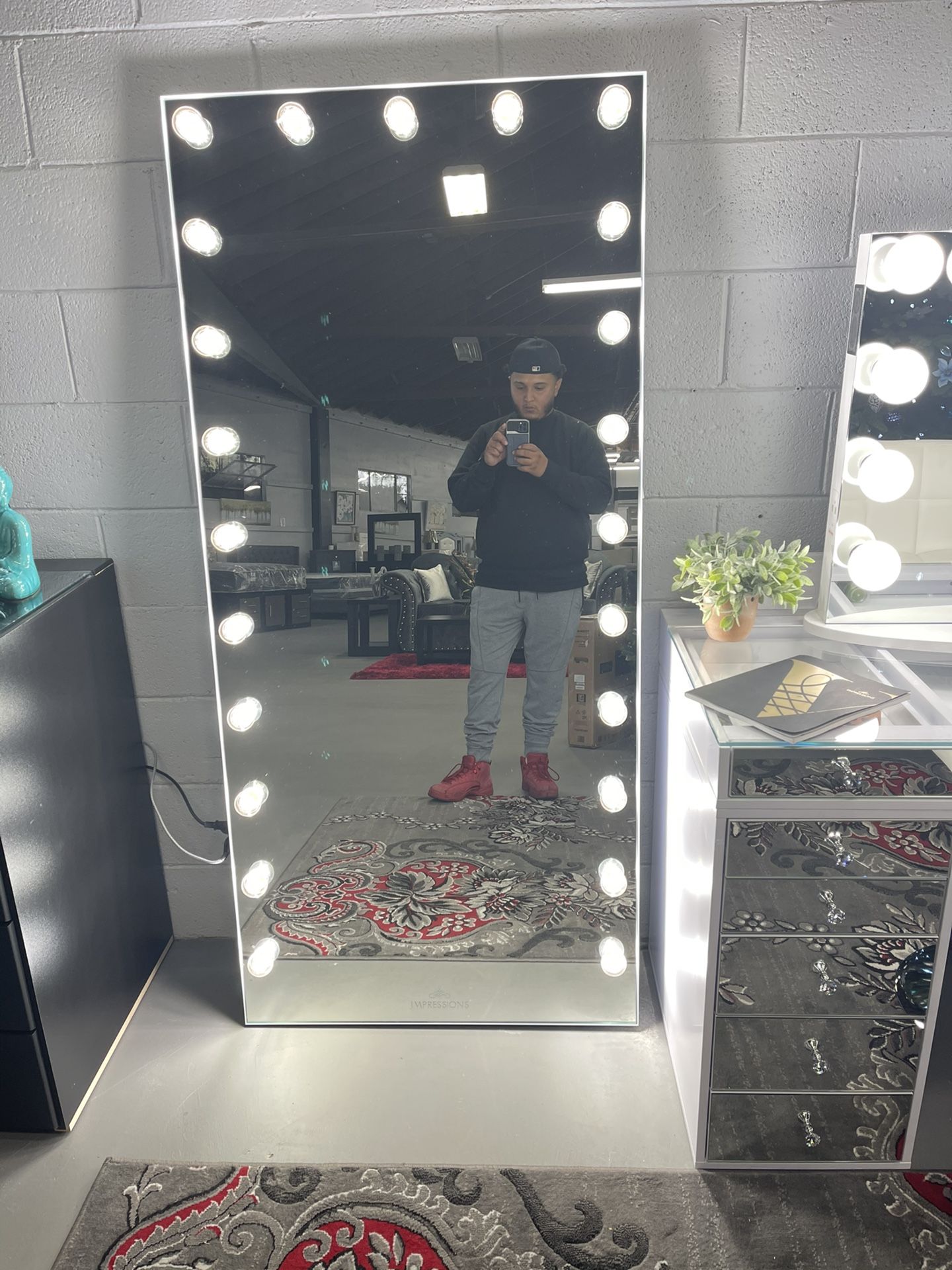Full Body Vanity