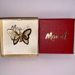 Vintage Monet Gold Tone Wire Wrapped Butterfly Brooch Pin 1.75 Inch Original Box
