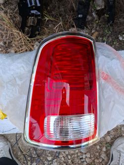 Tail light side driver  dodge  ram 1500-fit 2014-2018