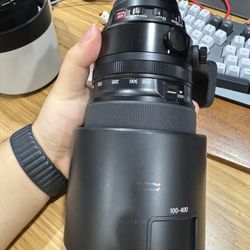 The FUJINON XF100-400mmF4.5-5.6 R LM OIS WR Telephoto Lens