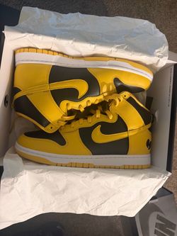Men’s Wu Tang Dunks size 11