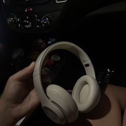 Beats Studio Pro Sandstone