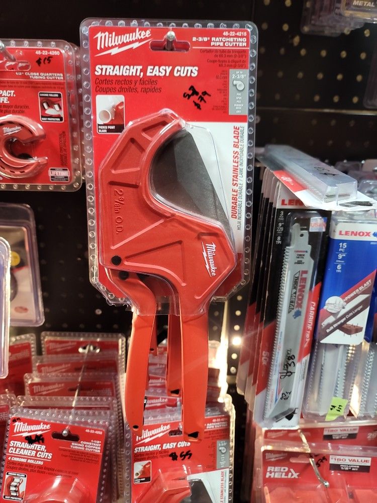 Milwaukee ratcheting pipe cutter clearance