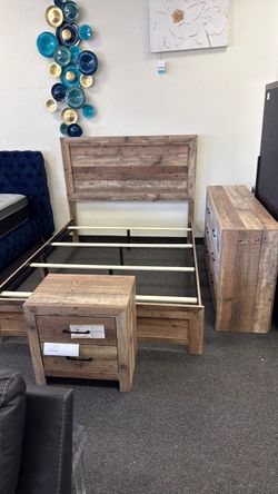 Rustic Wood Bedroom Set with Bed Frame and Nightstand