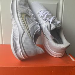 Nike Downshifters Size 11 Women’s