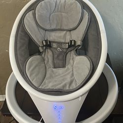 Munchkin Bluetooth Enabled Baby Swing With Remote 