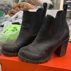 Women’s Heel Boots