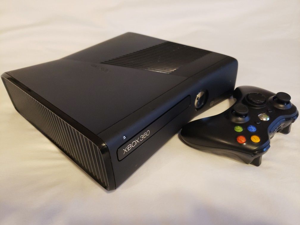 Custom RGH Xbox 360 With Loaded 2TB Hard Drive 