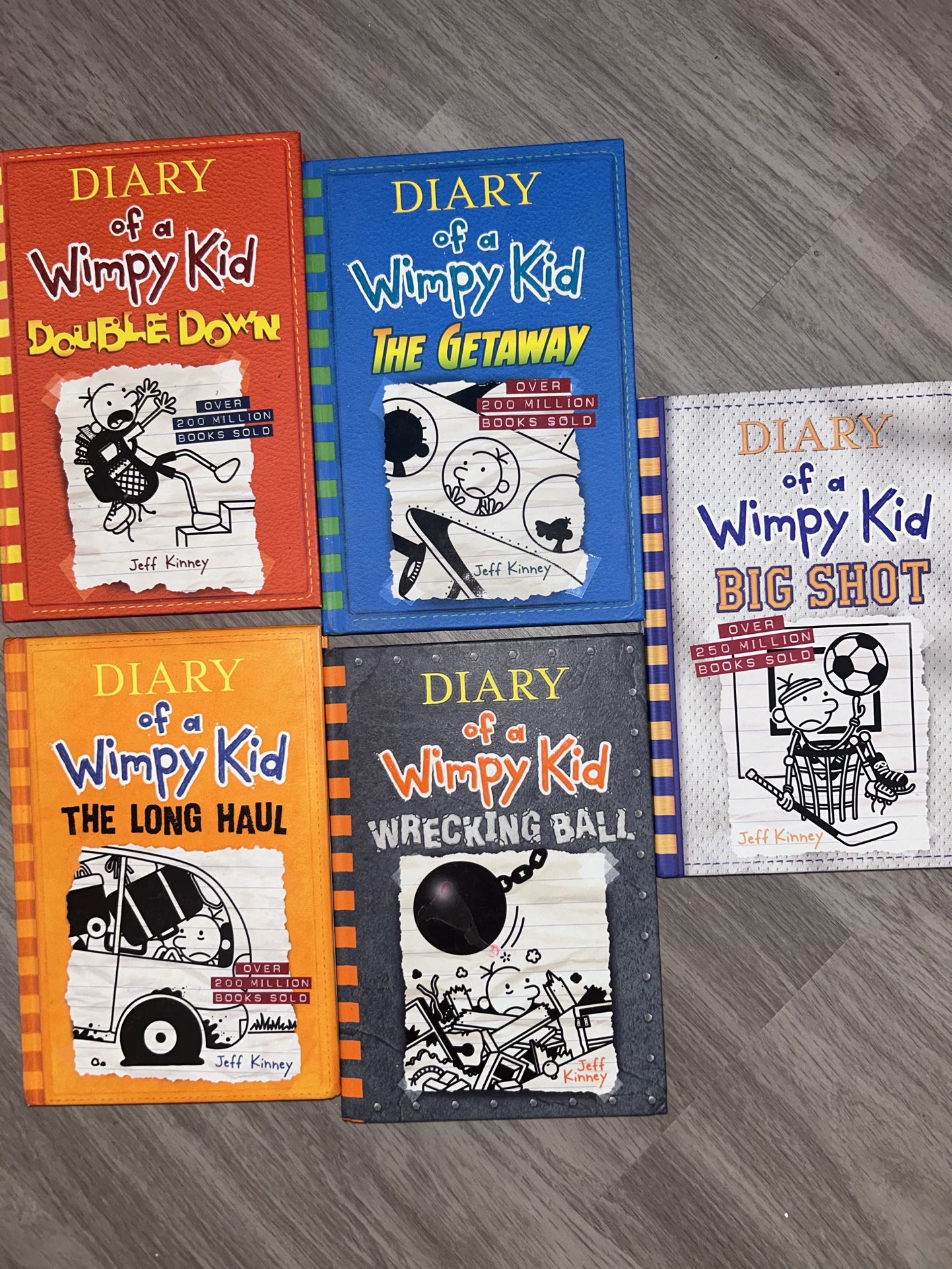 Kids books (FGEetv, Dogman, Diary Of A Wimpy Kid)