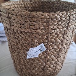 IKEA VALLMOFRÖN Plant pot/trash Basket /storage , seagrass, 9 ½ "retail  $34.99+tax. Sacrifice $20.00! Brand New Unused 