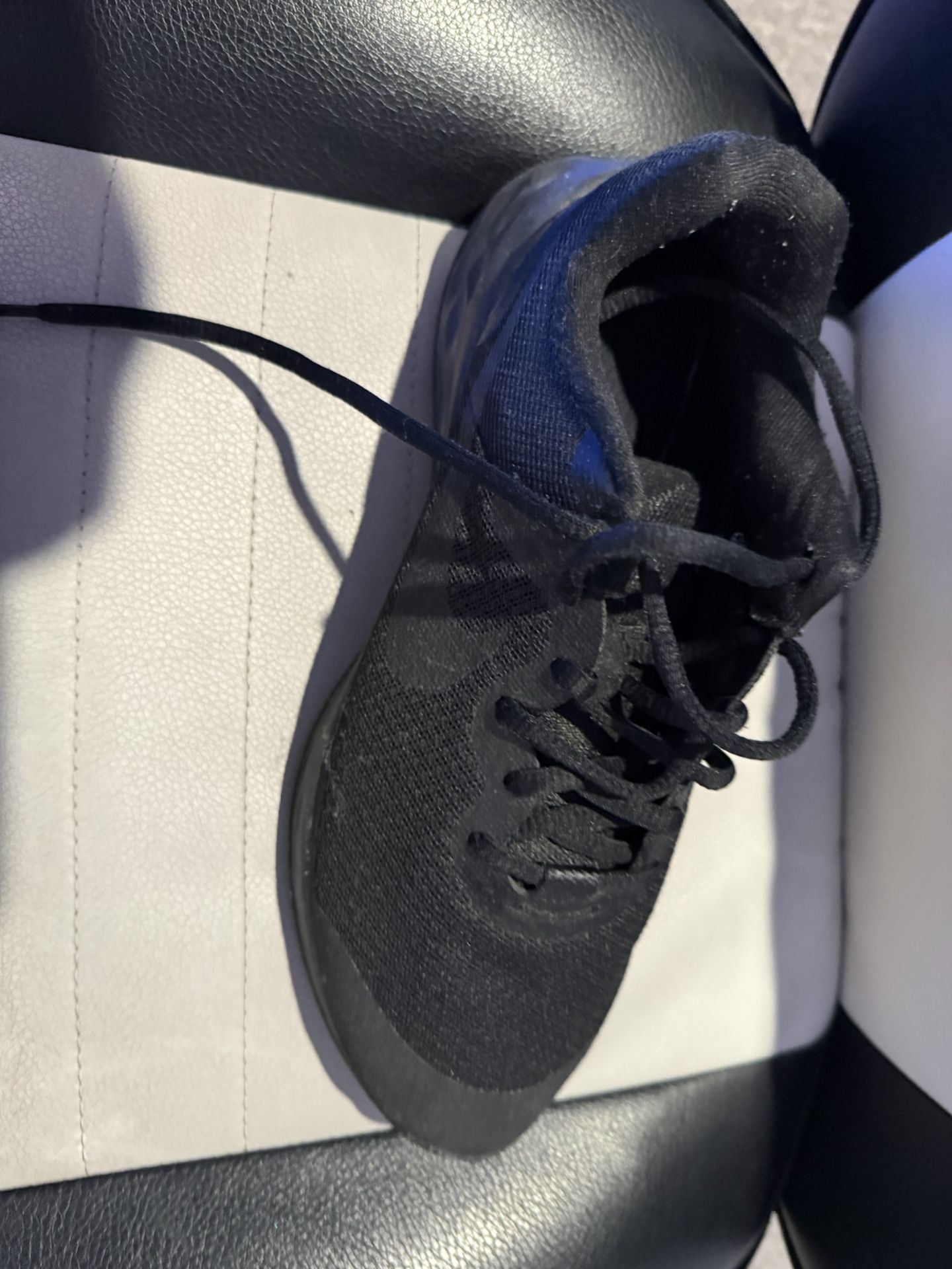 10 PAIRES OF SHOES FOR SALE WILL TAKE ANY OFFER