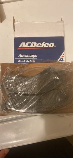 Front Disc Brake Pad Set 