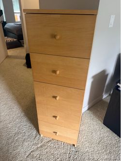 5 drawer dresser,  great condition