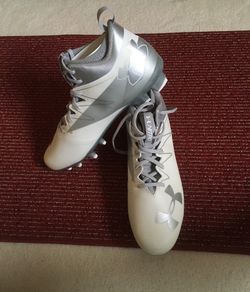 White under armor football cleats