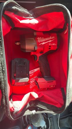 M18 FUEL 18V Lithium-Ion Brushless Cordless 1/2 in. Impact Wrench with Friction Ring