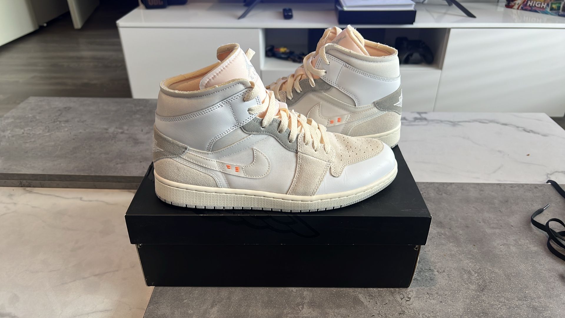 Air Jordan 1 Mid ‘SE CRAFT’