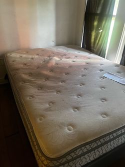 Queen size bed Dallas