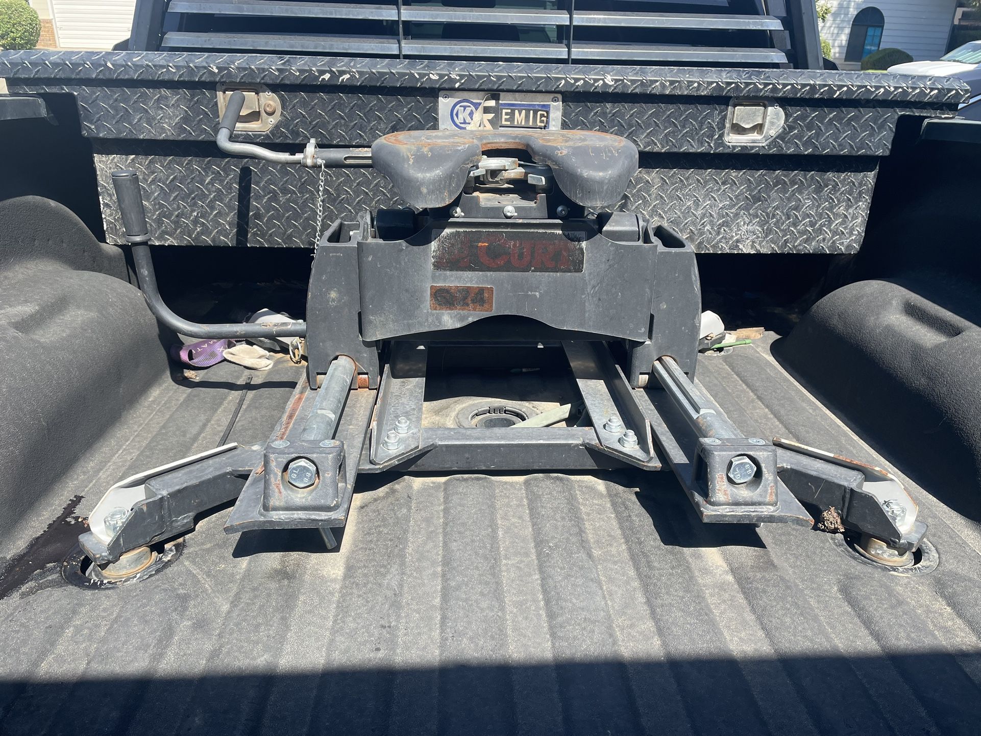 Q24 Series 5th Wheel Hitch Head with Roller and OEM Adapter