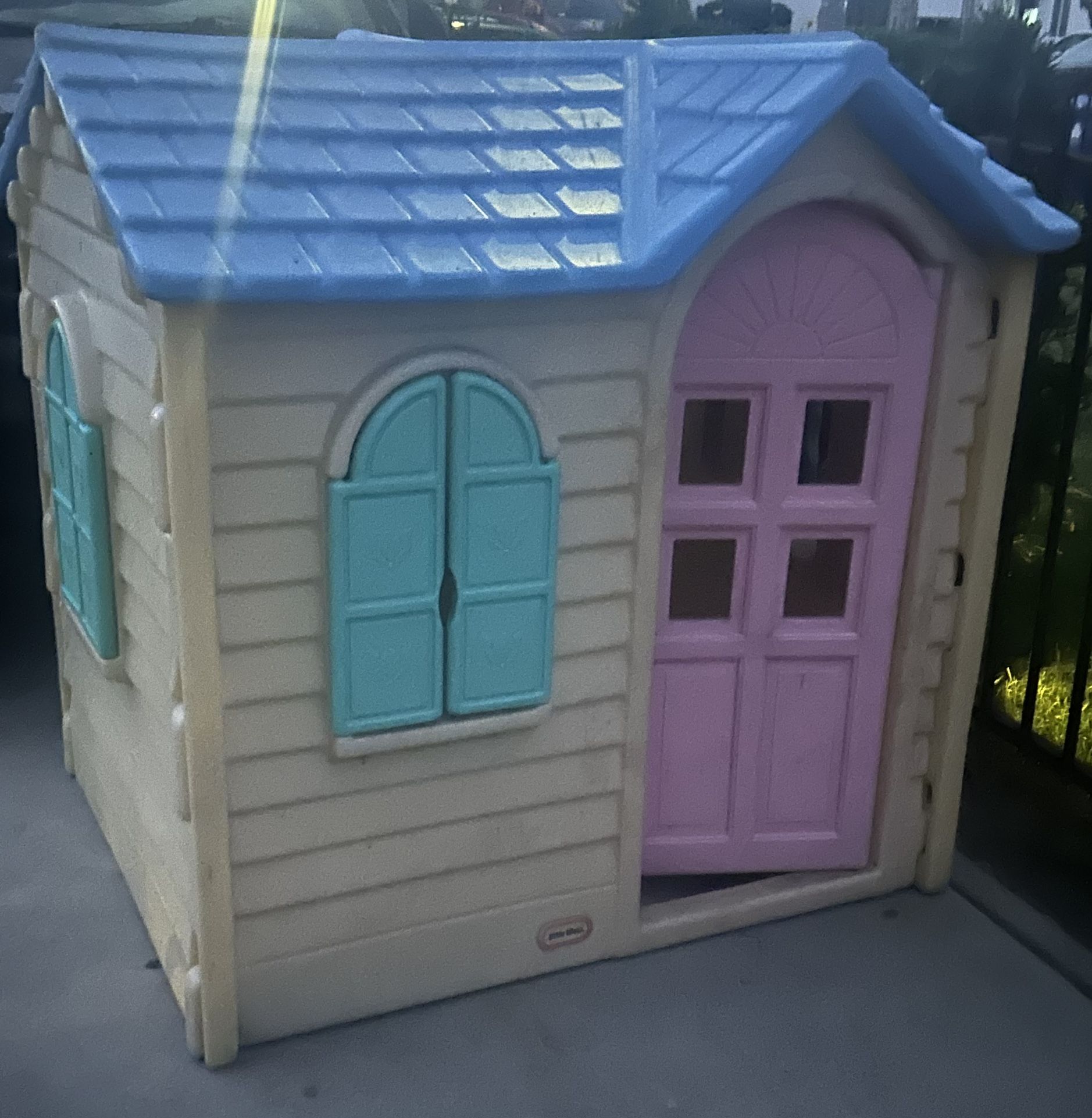 Kids Play House Door Is Broken 