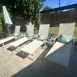 White Chaise Lounge Pool Chairs 