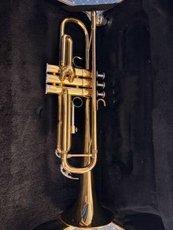 Trumpet with Case Yamaha YTR-2335