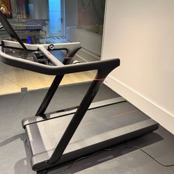 Peloton Tread