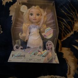 Frozen II Magic In Motion Elsa Doll